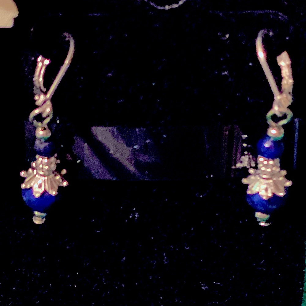 Beautiful earrings made w/'blue lapis beads!!